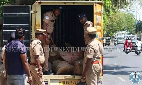 Flying squad inspects vehicles&nbsp; (Photo: Hemanathan)