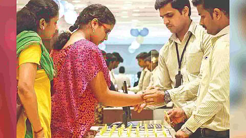 People buying gold jewellery at a shop in Chennai&nbsp;