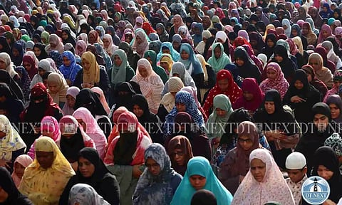 People offering special prayers on the occasion of Ramadan (Photo Credit: Manivasagan N)