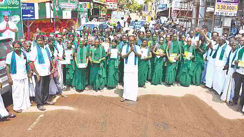 The farmers association candidate Senthil Kumar campaigning in Thanjavur on Thursday