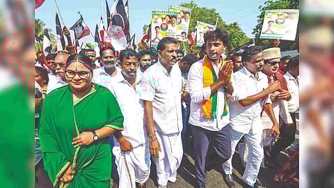 BJP’s candidate Vinoj P Selvam with Jayalalithaa and MGR lookalikes
