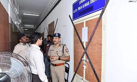 Police supervising the security arrangements of EVM's (Photo: X/@chennaipolice)