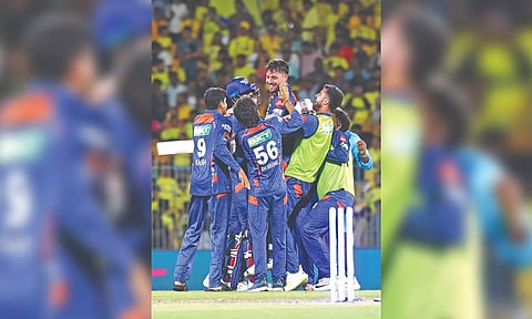 LSG players celebrate the win with player of the match Marcus Stoinis (Manivasagan N)