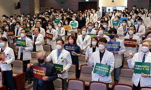 Medical school professors protesting in South Korea (IANS)&nbsp;