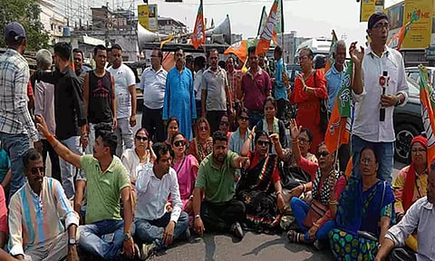 BJP workers in Siliguri's Matigara area called for a 12-hour protest on Monday (ANI)