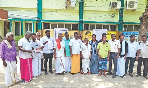 Villagers of D Kadambankulam, Virudhunagar district at the Collectorate