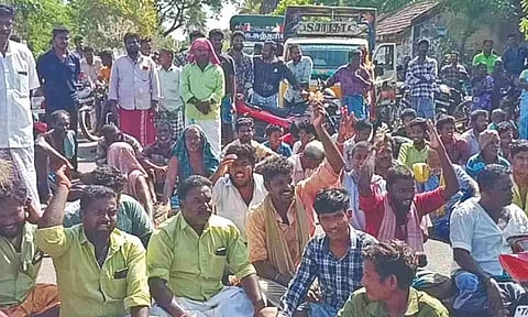 Farmers staged a protest demanding an uninterrupted three-phase power supply to save summer crops.