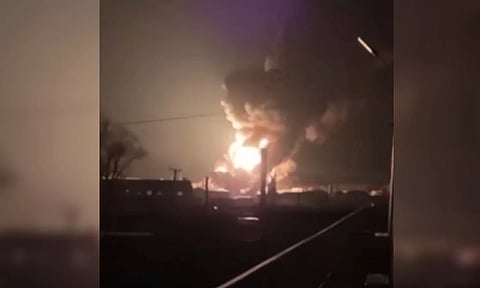 Multiple fires erupt in Ukraine's Kharkiv after overnight Russian attacks (IANS)