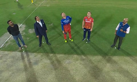 Visuals from the toss (Screengrab)