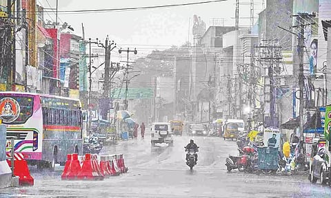 Heavy rain in Thanjavur on Thursday