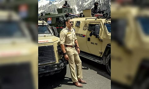 Ajay Devgn on the sets of 'Singham Again' (Instagram/ @itsrohitshetty)