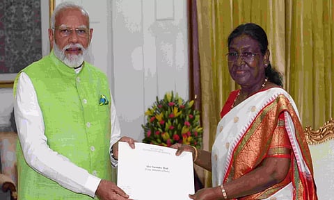 Prime Minister Narendra Modi with President Droupadi Murmu (Photo: X @rashtrapatibhvn)