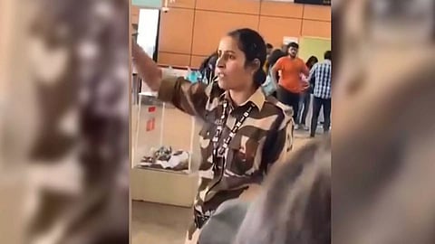 Image shows CISF lady constable who allegedly slapped Kangana Ranaut. (Photo/Screengrab from a viral video)