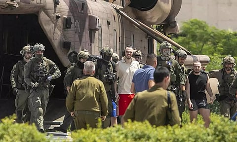 Andrey Kozlov and Almog Meir (Photo/AP)