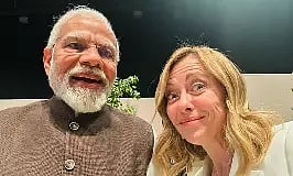 Italy Prime Minister Giorgia Meloni poses for a selfie with Prime Minister Narendra Modi along the sidelines of the COP28 summit in Dubai (Giorgia Meloni Twitter)