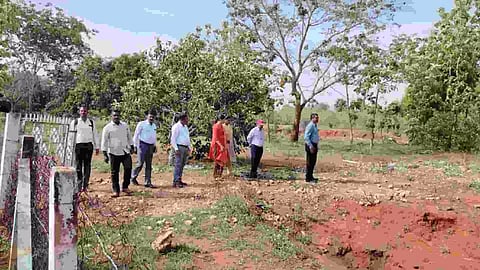 CB-CID team inspects the spot at Karisuthu Pudur, where the charred body of Jeyakumar, then Tirunelveli East Congress president, was found, in Tirunelveli on Thursday