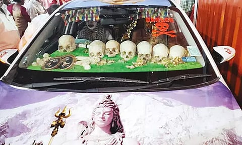 Aghori from Varanasi roams with skulls in car dashboard, Tiruvannamalai police let him off with warning