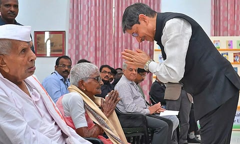 Governor RN Ravi honouring freedom fighters at Raj Bhavan on Sunday&nbsp;