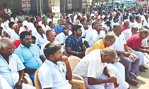 Fishermen assemble at Tharangambadi in Mayiladuthurai to voice their concern