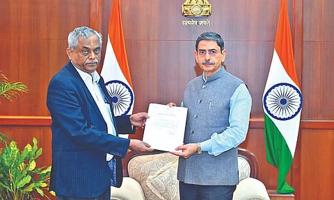 Tamil Nadu governor R N Ravi giving extension order to Periyar University, Vice Chancellor (VC), R Jagannathan