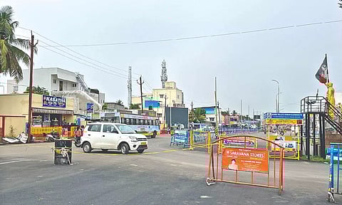 Median, roundtana, lane markings etc., missing near the Road-Over-Bridge in Pattabiram
