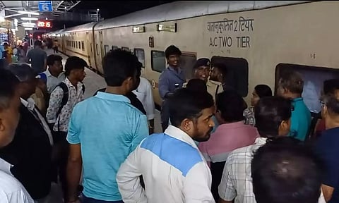 Passengers of Tambaram Nagercoil SF Express strike at Chengalpattu station over AC malfunction