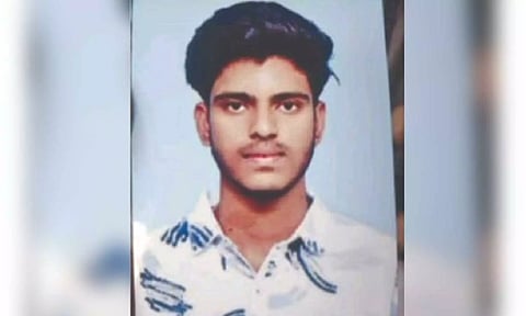 Dhanush alias Tharun