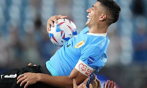 Luis Suarez scored in stoppage time to level scores for Uruguay