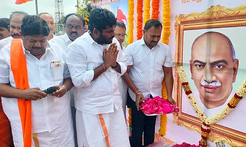 BJP state president K Annamalai paying tributes to Kamaraj in Salem on Monday