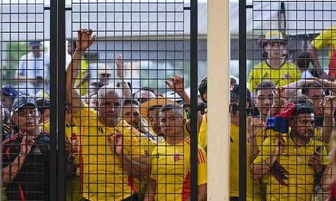 Fans waiting to enter the stadium before the Copa America final (Photo: AP)