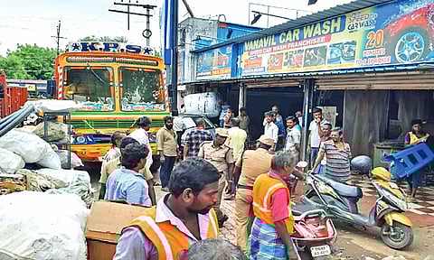 Tiruchy civic officials remove shops built on encroached land
