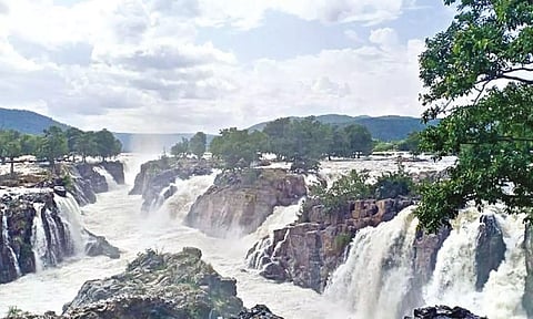 Hogenakkal Waterfalls