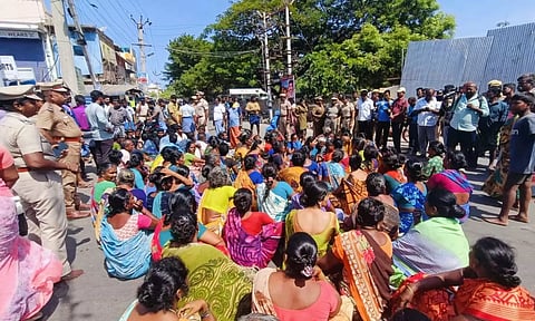 Angered by the incident,  fisherfolks took to the road at Rameswaram and demanded action against Lankan Navy.