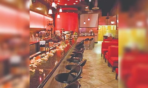 Govt suspends bar licence for Chennai's top 5-star hotels