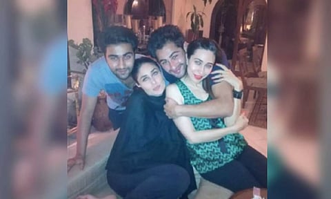 Kareena Kapoor Khan, Karisma Kapoor with her cousins (X)