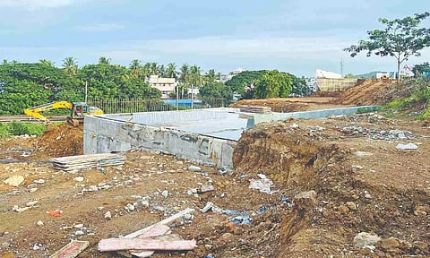Construction of the Irumbuliyur flyover