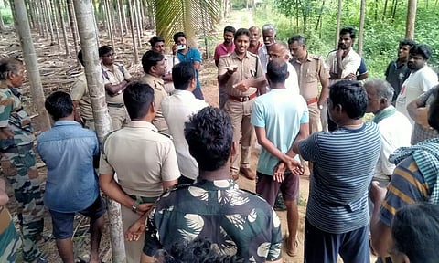 Villagers in Thondamuthur area near Coimbatore staged a protest against the forest department on Thursday