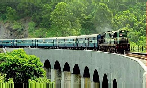 Train (Daily Thanthi)