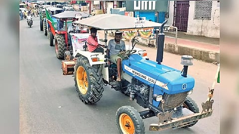 Farmers taking out a tractor rally in Thanjavur on Thursday