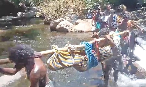 Villagers uphold victim body