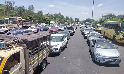 Visuals of the traffic congestion on the Chennai-Tiruchy National Highway