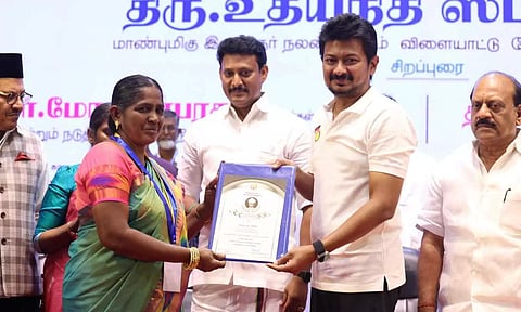 &nbsp;Udhayanidhi Stalin honours TN teachers with the Dr Radhakrishnan Award (X)