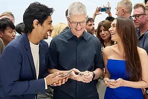 &nbsp;Aditi Rao Hydari and Siddharth with Apple CEO Tim Cook (IANS)