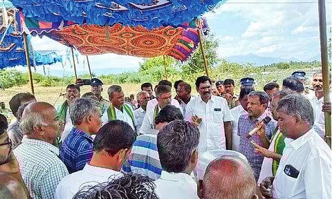 Athikadavu-Avinashi scheme: Erode farmers stage 'waiting protest' for water