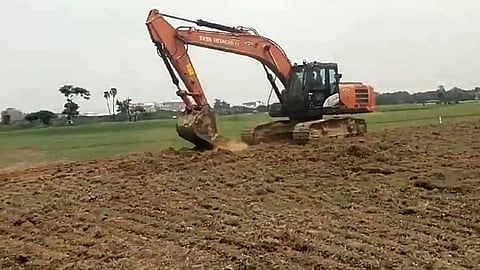 Construction work of ponds (screengrab)