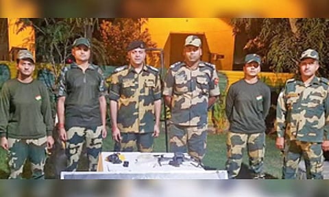 BSF troops seized pistol, packet of heroin (IANS)