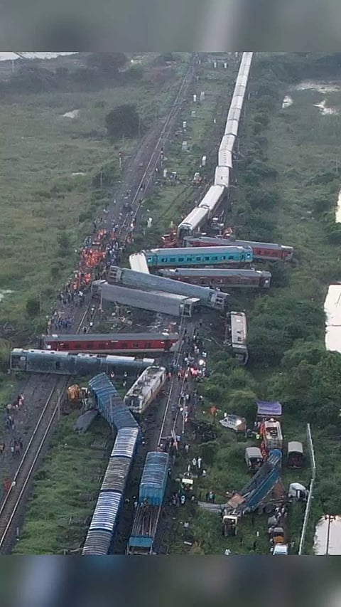 Bagmati Express Collision: Heard train's screeching noise, rushed out to help, say Villagers