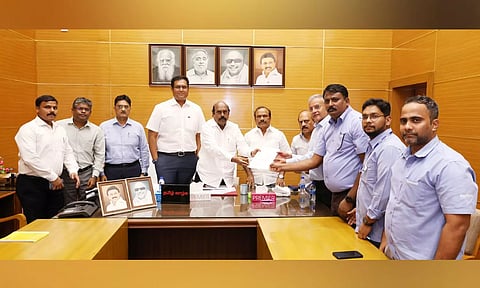 Samsung Electronics workers call off strike