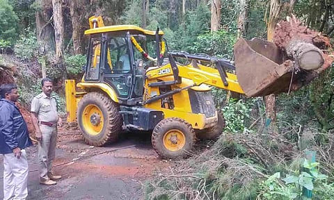 Roadblocks being cleared in Coonoor