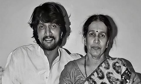 Kichcha Sudeep with his mother Saroja Sanjeev (Image/X)